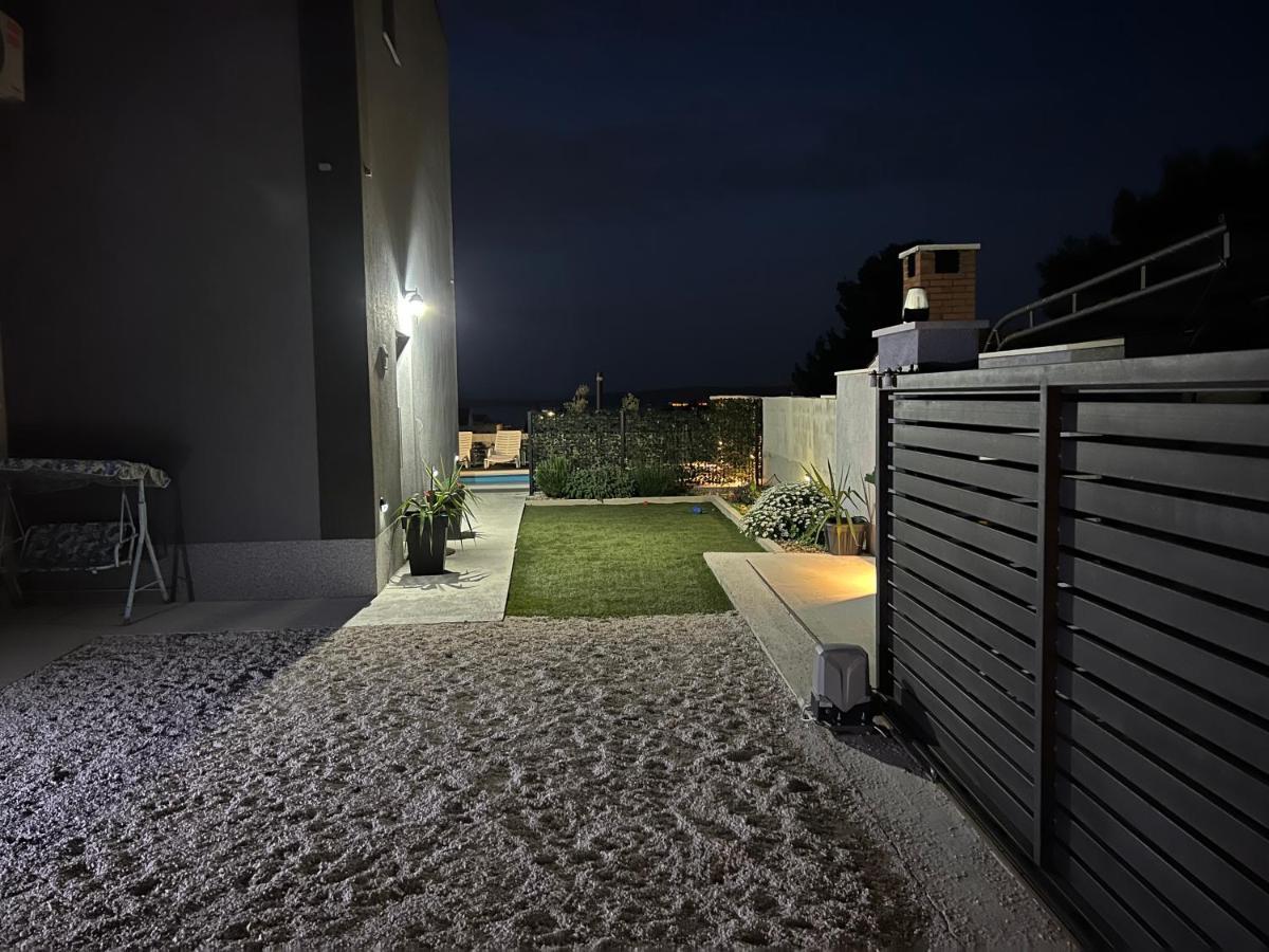 Villa Marta 3 Bedrooms, 2 Baths And Pool Kaštel Štafilić Exterior foto